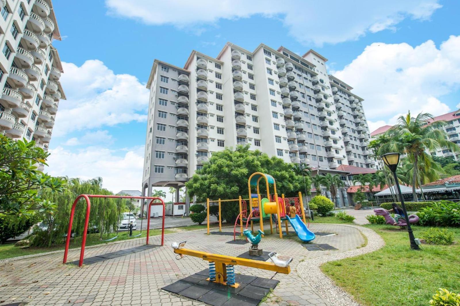 Ruiyas Sea View Condominium Portdickson Porto Dickson Exterior foto